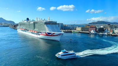 Bilde av cruiseskip i Ålesund