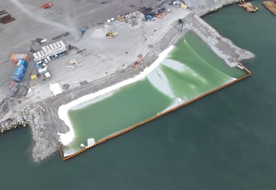 Vest Betong AS er i full gang og starter nå mudringsarbeidet ved Langneset.