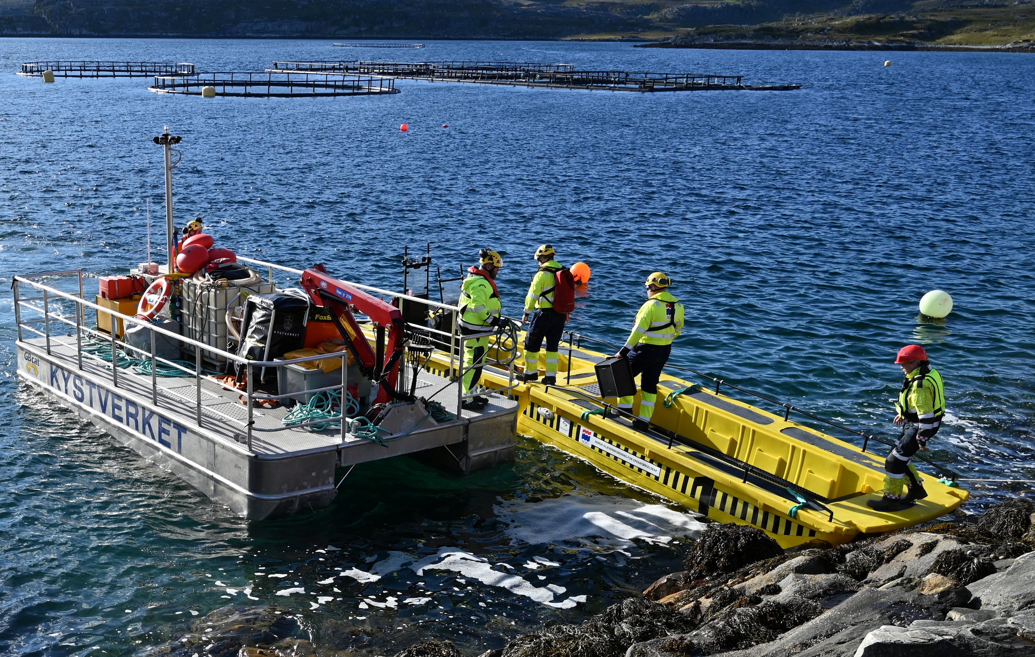 Hammerfest 2. - 5. september 2024 ble det gjennomført en regional øvelse innenfor akutt forurensning (oljevern) for IUA Vest-Finnmark og IUA Midt-Finnmark. I tillegg til mannskaper og utstyr fra de to IUA-ene, deltok også personell med utstyr fra NOFO og Kystverket.